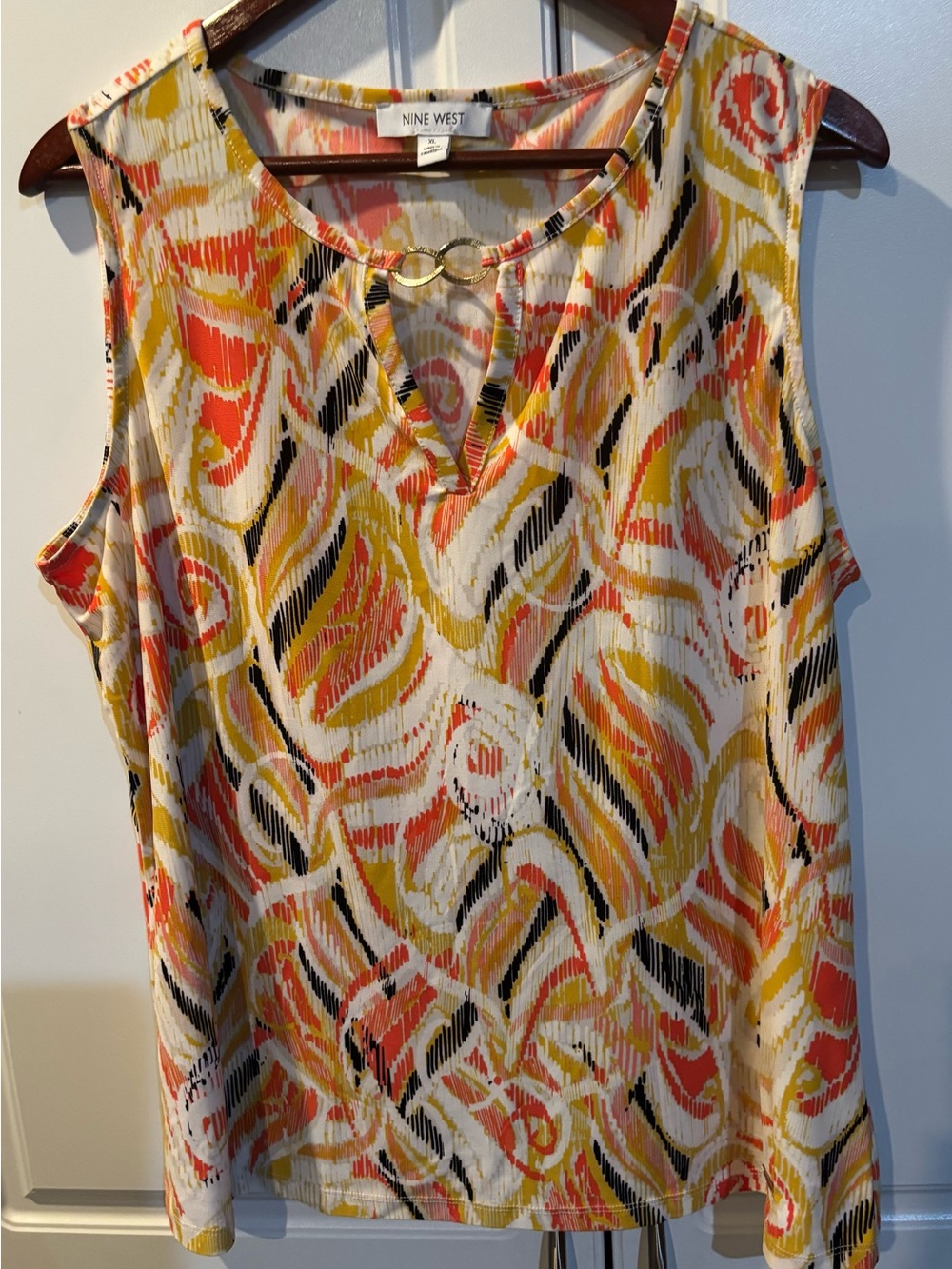Nine West Coral Yellow Black Abstract Keyhole Sleeveless Shell
